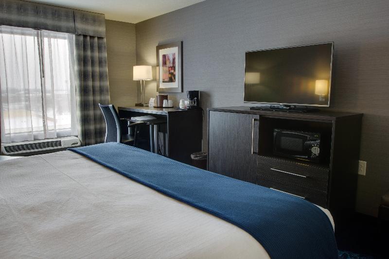 Express By Ihg Hotel 2*